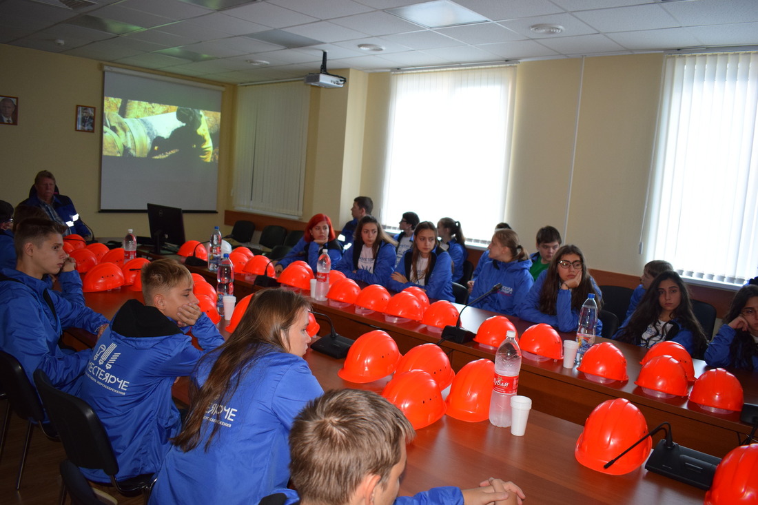 Школьники посетили компрессорную станцию «Русская»