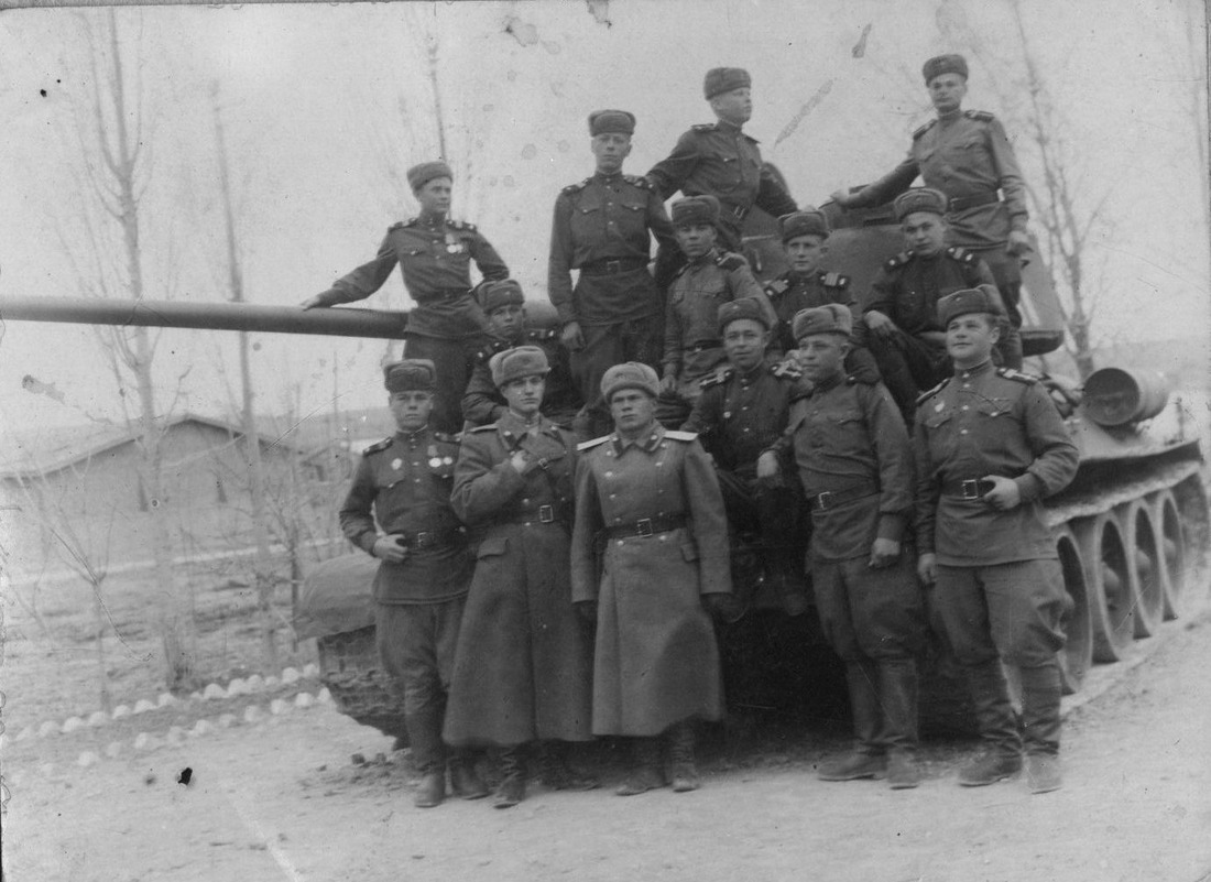 Перед отправкой в Ташкент (осень 1944)