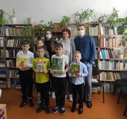 Газовики приняли участие в акции "Подари книгу школе"
