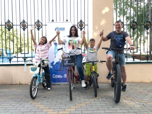 Работники компании вместе с семьями приняли участие в велозаезде